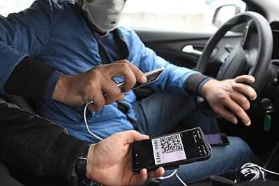 На блокпостах в Севастополе развернули более 200 автомобилей - lenta.ru - Санкт-Петербург - Севастополь