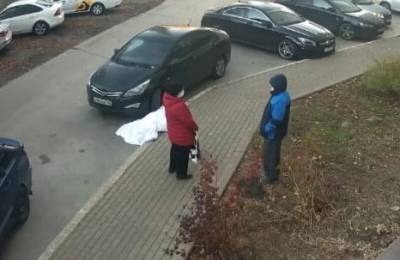 Полицейские установили личность весь день пролежавшего у многоэтажек мёртвого воронежца - gorcom36.ru - Россия - Воронеж - Воронежская обл.