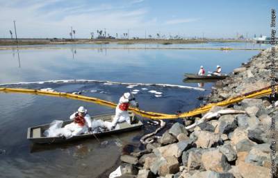 Власти Калифорнии назвали экологической катастрофой разлив нефти у побережья штата - interfax.ru - Москва - США - Лос-Анджелес - шт. Калифорния - Los Angeles