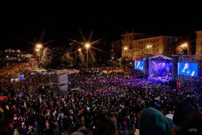 На фестиваль «Ночь музыки» в Екатеринбурге будут пускать по QR-коду или спецбраслету - znak.com - Екатеринбург