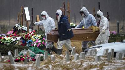 Рекордная смертность от COVID-19 в России - ru.euronews.com - Россия - Франция - Афганистан