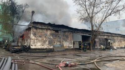 В Пензе огонь уничтожил склад стройматериалов - penzainform.ru - Пенза