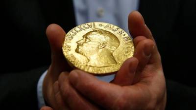 Дэвид Джулиус - Ардем Патапутян - В Стокгольме объявили лауреатов Нобелевской премии по медицине - svoboda.org - США - Стокгольм