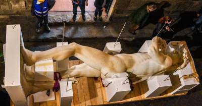 Шедевр Микеланджело частично прикрыли на выставке в Дубае, чтобы не шокировать мусульман - focus.ua - Украина - Dubai