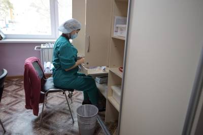 На Урале медсестра выиграла в суде право получать ковидные выплаты на двух работах - znak.com - Екатеринбург - Свердловская обл.