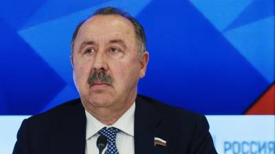 Валерий Газзаев - Газзаев оценил шансы российских клубов на еврокубковую весну - russian.rt.com - Москва - Россия