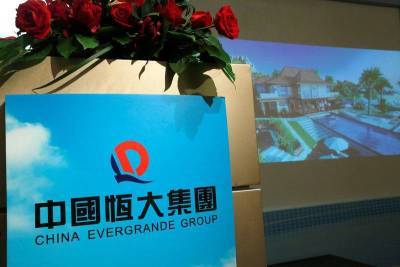 Evergrande продает половину строительного бизнеса за $5 млрд - smartmoney.one - Китай - Гонконг - Гонконг - Reuters