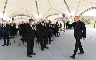 Ильхам Алиев - Президент Ильхам Алиев - Президент Ильхам Алиев: Строительство в Джоджуг Марджанлы мечети, подобной мечети Говхар ага, имеет символическое значение - trend.az - Азербайджан - район Джебраильский