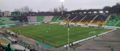Фани Карпат посмажили сосиски на трибуні – курйоз дня - w-n.com.ua - Україна