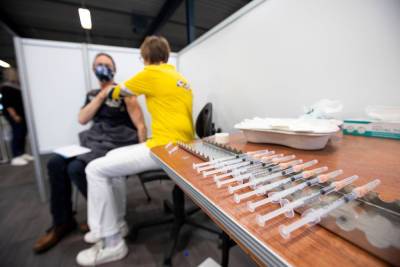 В ЕС одобрили вакцинацию третьей дозой Pfizer - news.israelinfo.co.il - США - Израиль