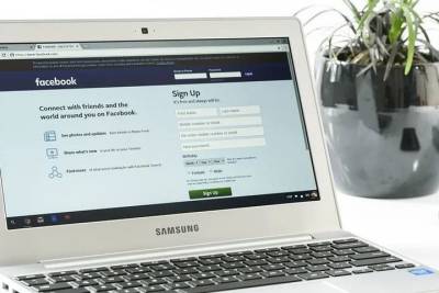 Facebook извинился в Twitter за всемирный сбой - mk.ru - Twitter