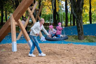 Владимир Путин - Анна Кузнецова - В «Союзе отцов» назвали долгожданным появление в РФ праздника для пап - yur-gazeta.ru - Москва - Россия