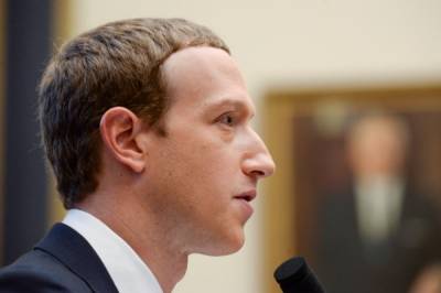Марк Цукерберг - Цукерберг из-за проблем в работе Facebook теряет миллиарды долларов - aif.ru