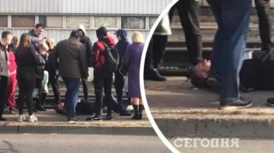 Прилег отдохнуть: в столице мужчина уснул прямо на трамвайных рельсах (ФОТО) - enovosty.com