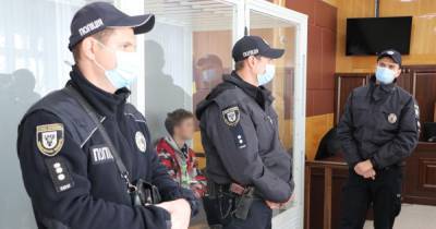 Суд арестовал подозреваемых в убийстве полицейского в Чернигове - dsnews.ua - Украина