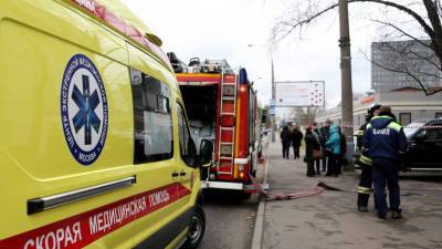 Два человека погибли при пожаре в девятиэтажном доме в Москве - mir24.tv - Москва - Воронеж
