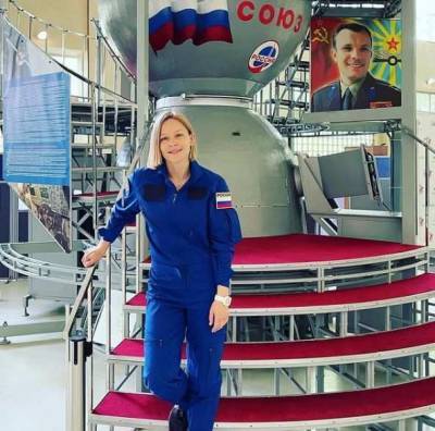 Клим Шипенко - Юлия Пересильд - Дочери проводили Юлию Пересильд в космос, попросив передать привет инопланетянам - actualnews.org