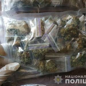 У 22 летнего запорожца изъяли почти 200 слип-пакетов с наркотиками. Фото - reporter-ua.com - Запорожская обл. - Запорожье