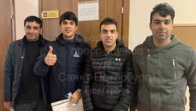 Горсуд Петербурга отправил на пересмотр дело о депортации граждан Афганистана - dp.ru - Россия - Санкт-Петербург - Афганистан