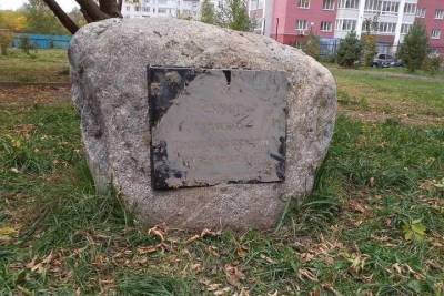 В Брянске пострадал от вандалов памятный знак генералу Горбатову - mk.ru - Брянск