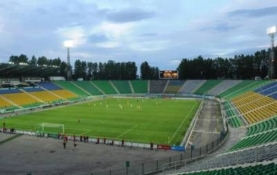 Фанаты Карпат устроили пикник на стадионе - korrespondent.net - Украина