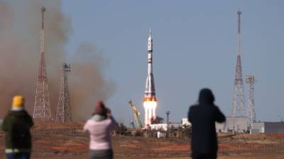 Клим Шипенко - Антон Шкаплеров - Юлия Пересильд - Корабль «Союз МС-19» с «киноэкипажем» на борту выведен на орбиту - 5-tv.ru - Москва