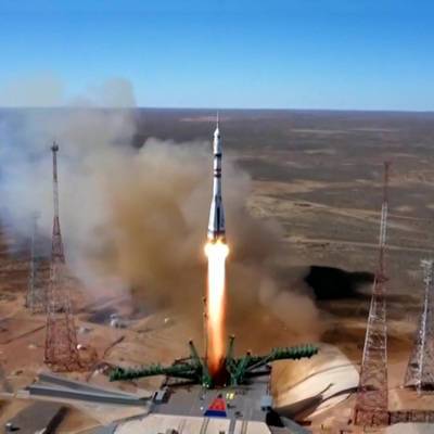 Клим Шипенко - Антон Шкаплеров - Юлия Пересильд - "Союз МС-19" со съёмочной группой фильма "Вызов" вышел на орбиту - radiomayak.ru - Россия