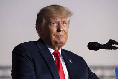 Дональд Трамп - Трамп вылетел из списка самых богатых миллиардеров США - lenta.ru - США