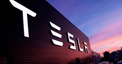 Tesla заплатит чернокожему более 100 млн долларов штрафа за расизм - focus.ua - Украина
