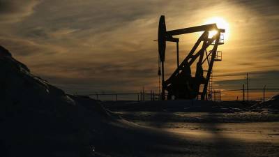 Цена нефти Brent впервые с 2018 года превысила отметку в $83 за баррель - iz.ru - Израиль - Лондон - Голландия