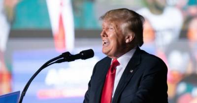 Дональд Трамп - Илон Маск - Марк Цукерберг - Джефф Безос - Трамп впервые в XXI веке не попал в список 400 богатейших американцев - delo.ua - США - Украина