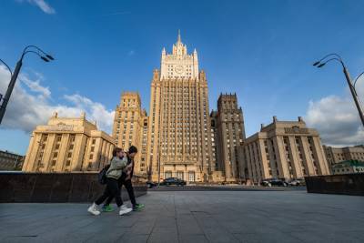 В МИДе ответили на предложение сенаторов США о высылке 300 российских дипломатов - znak.com - Россия - США - Вашингтон