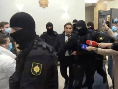 В Молдове открыли уголовное дело на генпрокурора и задержали его - gordonua.com - Украина - Молдавия