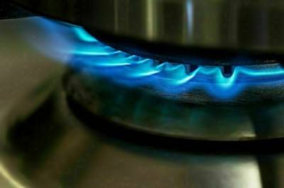 Цена газа в Европе завершила торги выше 1400 долларов - pnp.ru - Россия