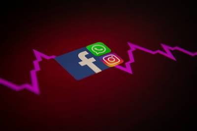 Сбой в Facebook помешал работе каждого шестого россиянина - lenta.ru - Россия