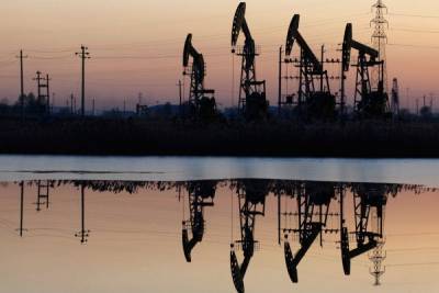 Цены на нефть стабилизируются на данных о росте запасов в США - trend.az - США