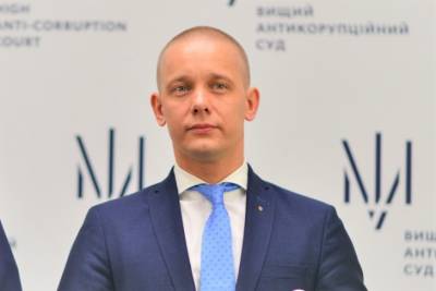 Замглавы ВАКС Евгений Крук крутит роман с подчиненной и пользуется незадекларированным имуществом - rupor.info - Украина - Киев