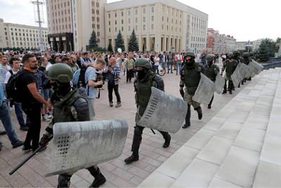 В Белоруссии участникам массовых протестов предложили явиться с повинной - lenta.ru - Белоруссия