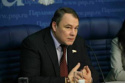 Петр Толстой - Толстой: недопустимо ставить показатели перехода на биометрию выше безопасности - pnp.ru