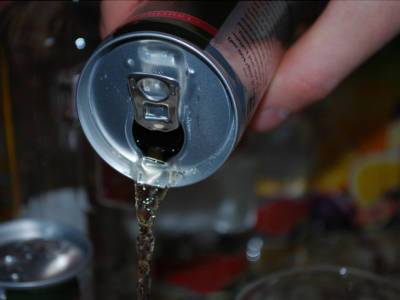 «Программный сбой»: петербурженке продали банку «Балтики 7» с газированной водой вместо пива (видео) - rosbalt.ru
