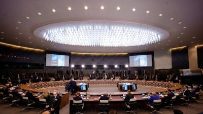НАТО сократит размер российской дипмиссии в альянсе вдвое - svoboda.org - Россия - Брюссель