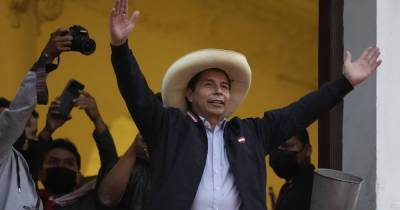 Президент Перу отправил правительство в отставку - dsnews.ua - Украина - Перу