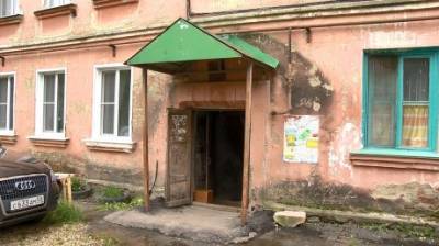 В доме на Набережной Реки Суры люди остались без двери в подъезд - penzainform.ru