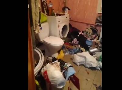 Семья превратила комнату в общежитии в помойку, а жизнь соседей в ад: видео бардака из Одессы - politeka.net - Украина - Одесса