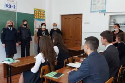 Полиция Северной Осетии проводит мероприятия из-за рассылок о планах нападения на школу - etokavkaz.ru - респ. Алания - Владикавказ