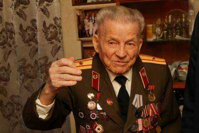В Рыбинске поздравили столетнего ветерана ВОВ - yar.mk.ru - Украина - Рыбинск