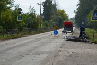 На одной из улиц Ржаксы пешеходный переход оборудовали ограждением - tambov.mk.ru