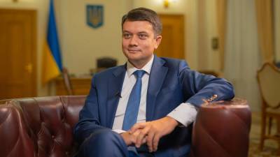 Владимир Зеленский - Дмитрий Разумков - Ли Он - Разумков рассказал, будет ли он более жестко критиковать Зеленского - sharij.net