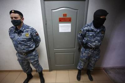 Петербуржцу дали 200 часов обязательных работ за фейковый ролик о вакцинации - znak.com - Россия - Санкт-Петербург - Приморье край