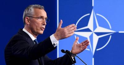 Генсек НАТО объяснил решение о высылке российских дипломатов - ren.tv - Россия - Брюссель